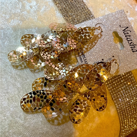 Beautiful gold statement earrings - Picture 2 of 2